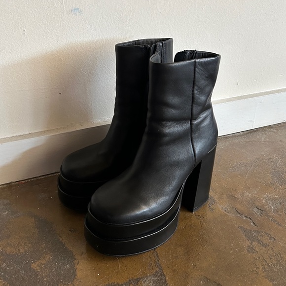 Steve Madden cobra black leather platform boot - Picture 9 of 9